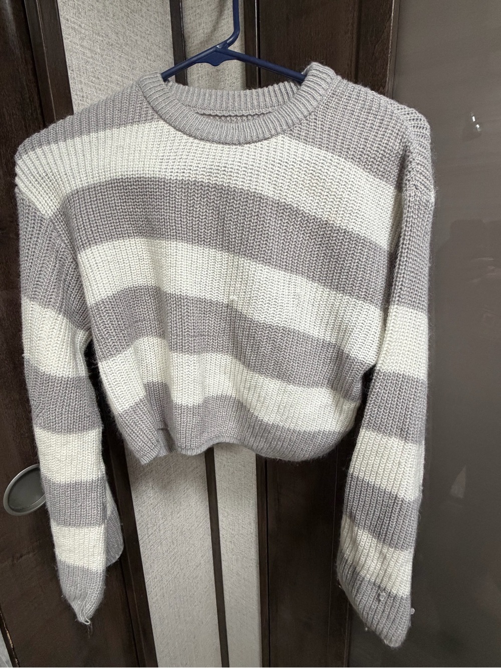 Striped Crewneck cropped Sweater - Gray & White